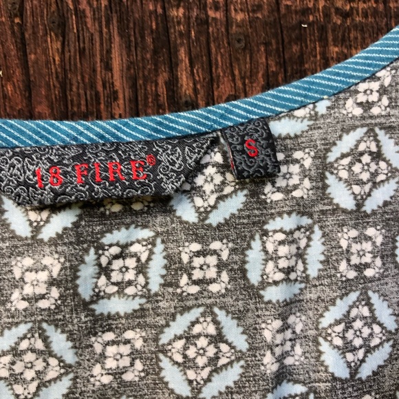 18 Fire. Sleeveless Tunic. Small. - Picture 3 of 9